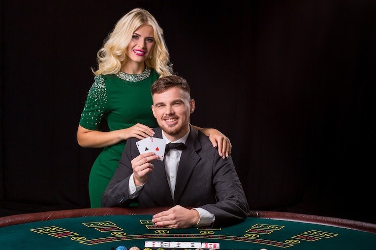 Berbagai pilihan permainan di koi288 termasuk sportsbook, live dealer, dan slots